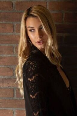 Sabrina Vaz Photo #43