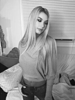 Sabrina Vaz Photo #113