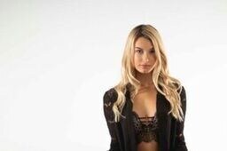 Sabrina Vaz Photo #133