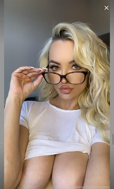 Lindsey Pelas Photo #152