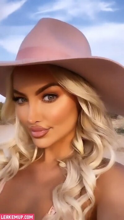 Lindsey Pelas Post #21