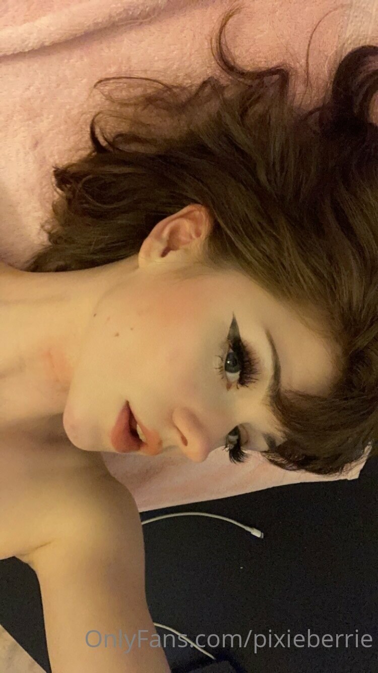 Pixieberrie Photo #55