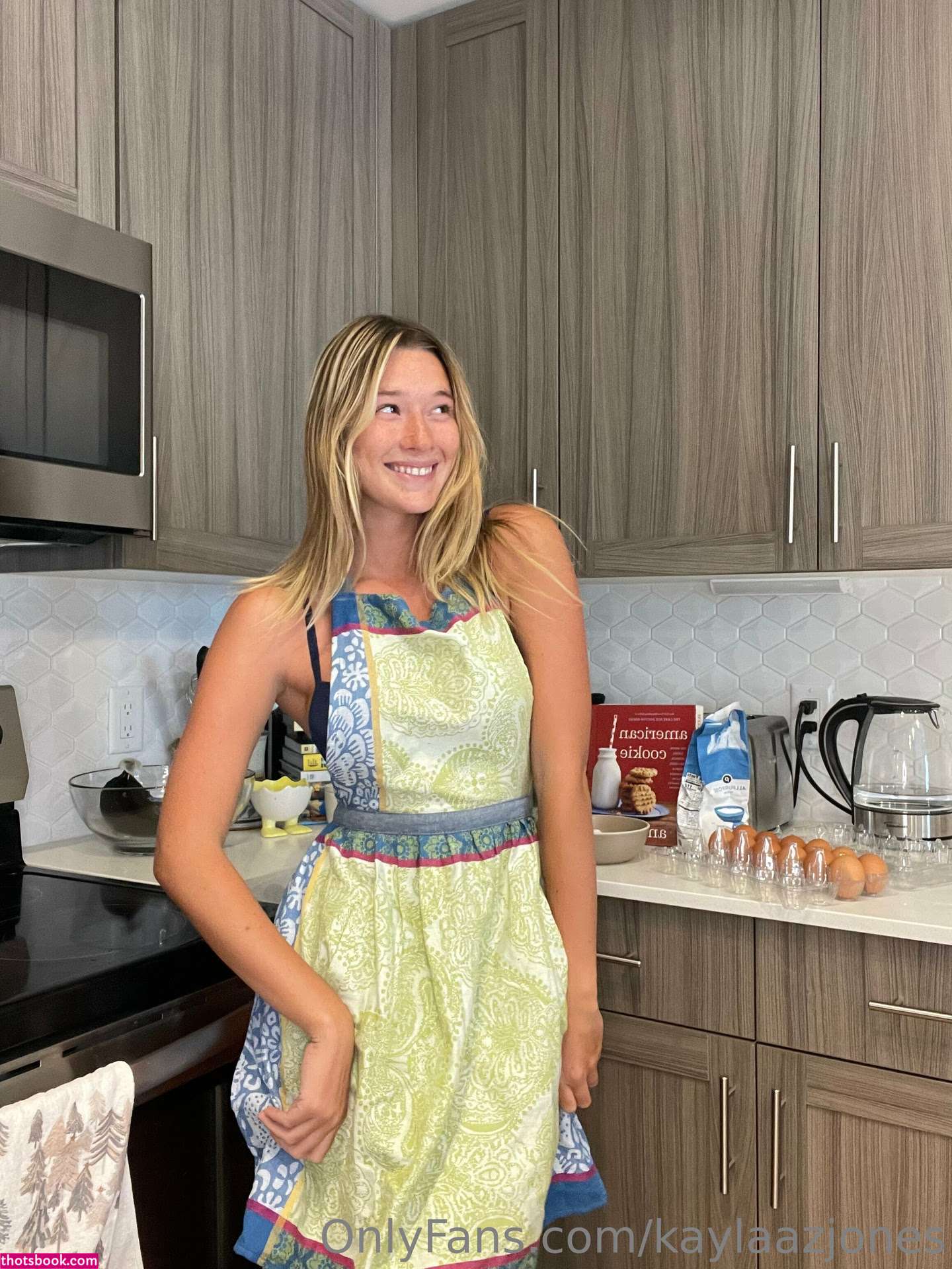 Kayla Jones Photo #9