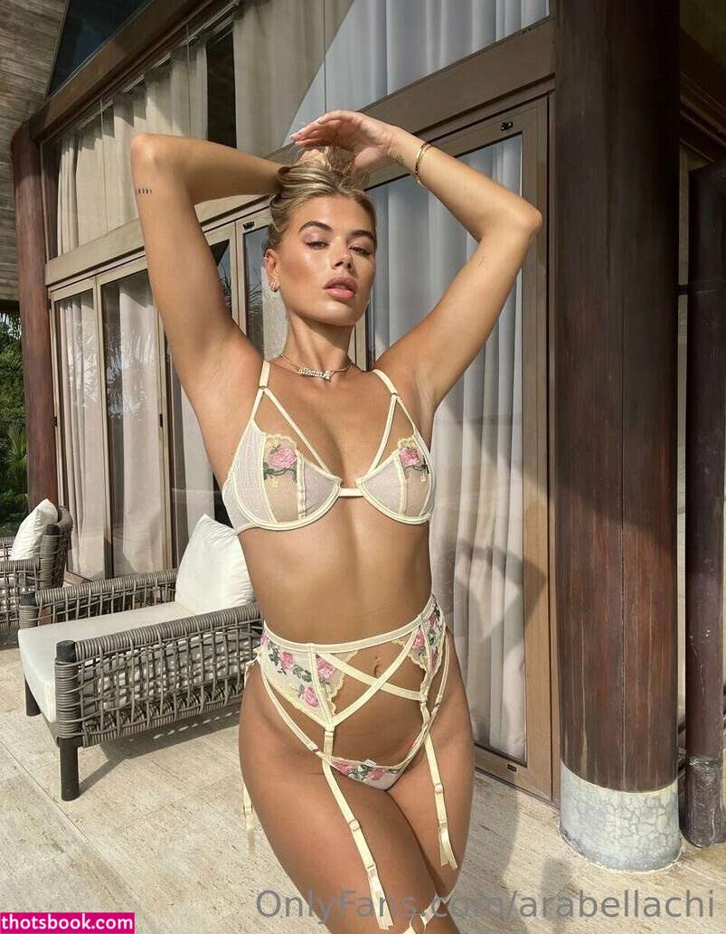 Arabella Chi Photo #20