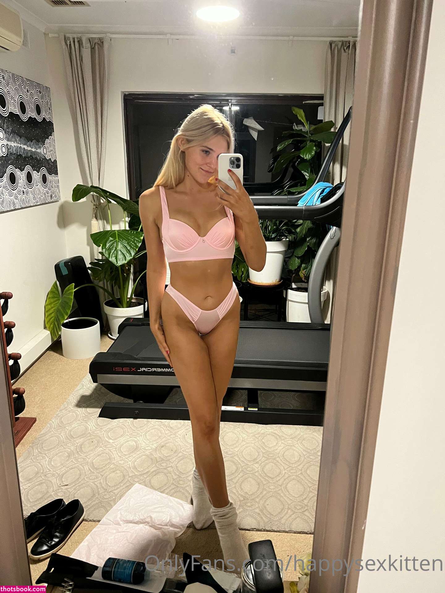 Julia Chapman Photo #9