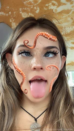 Julia Chapman Photo #62