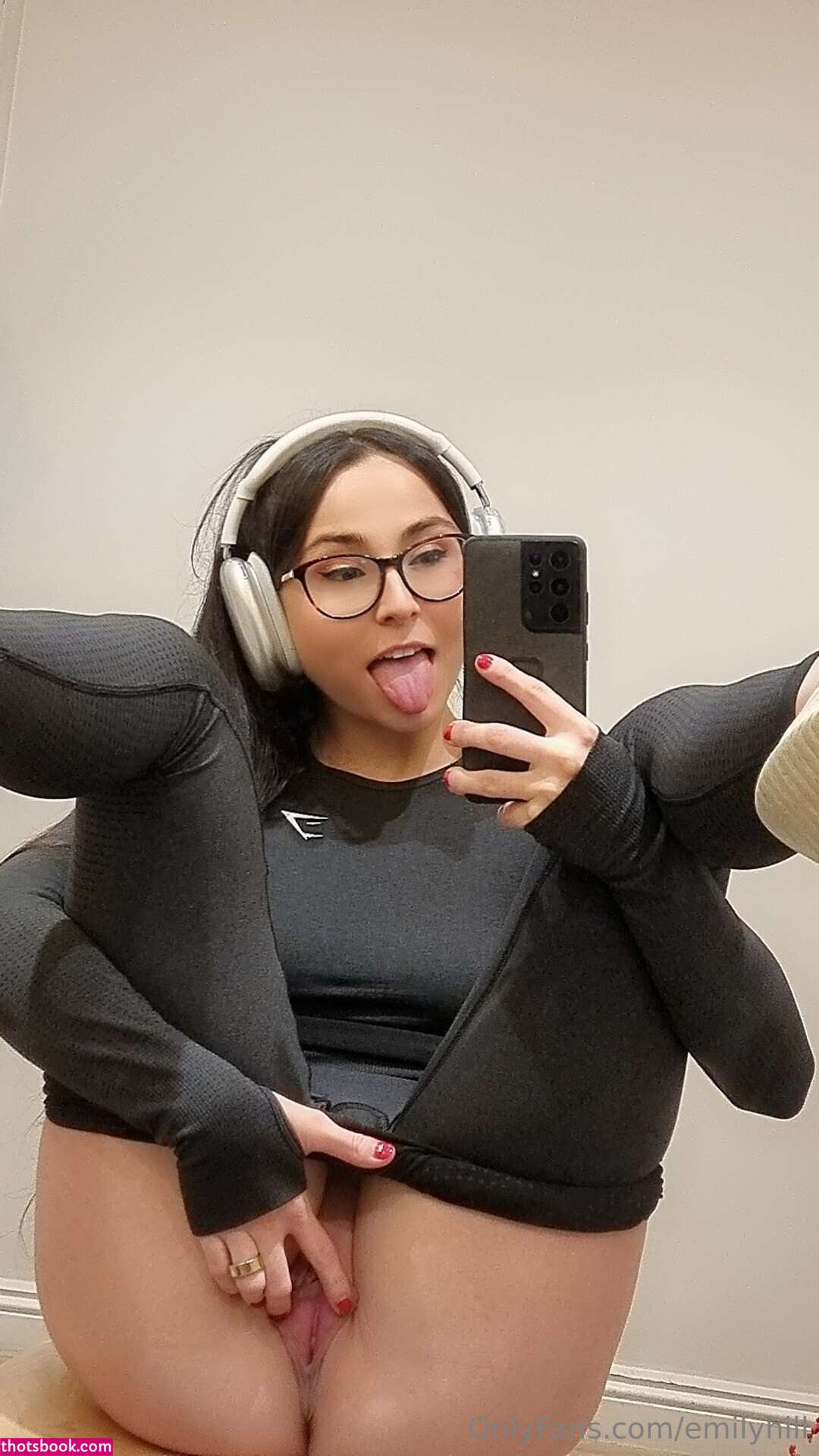 Emily Hill Photo #58