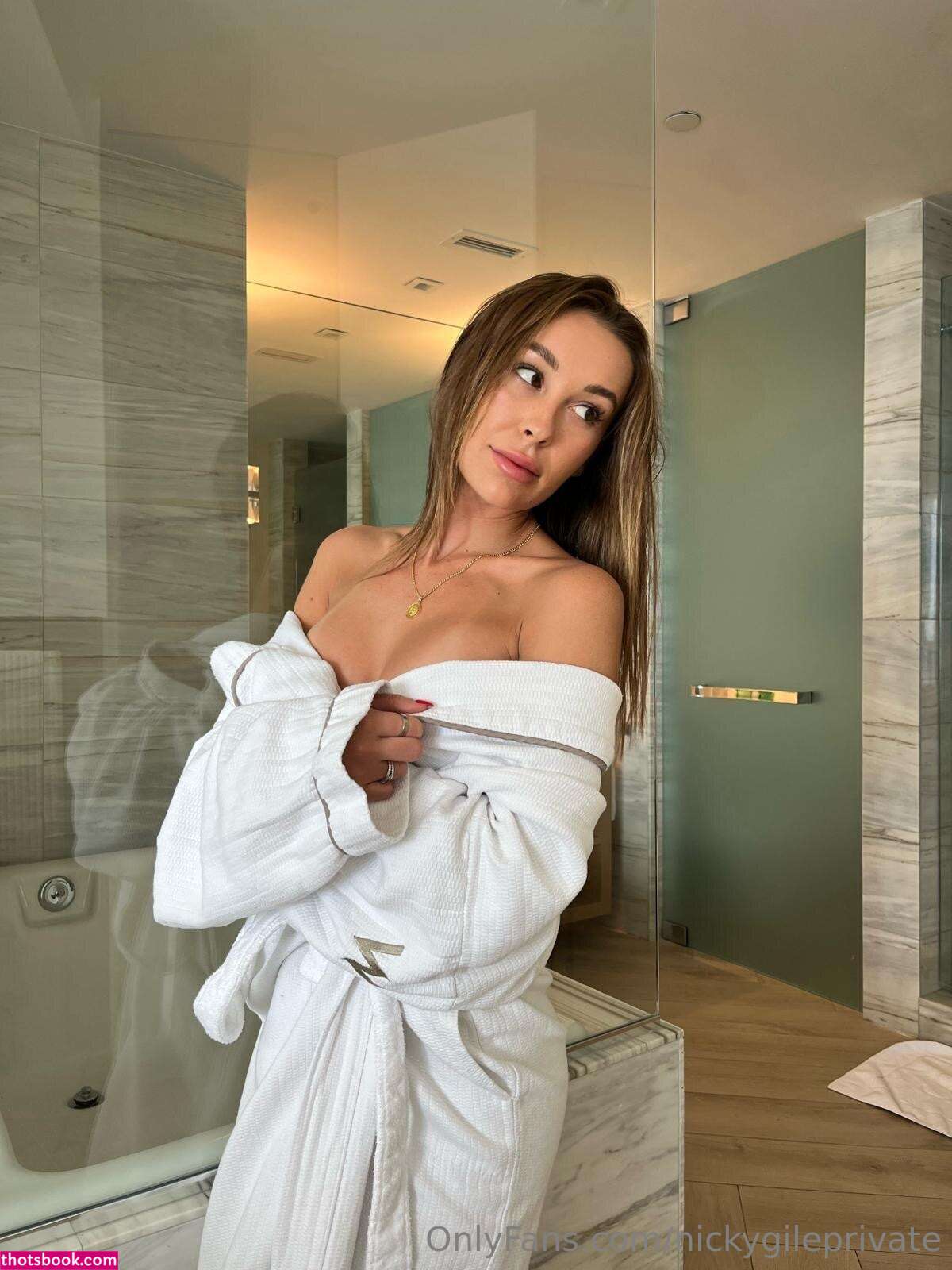 Nicky Gile Photo #290