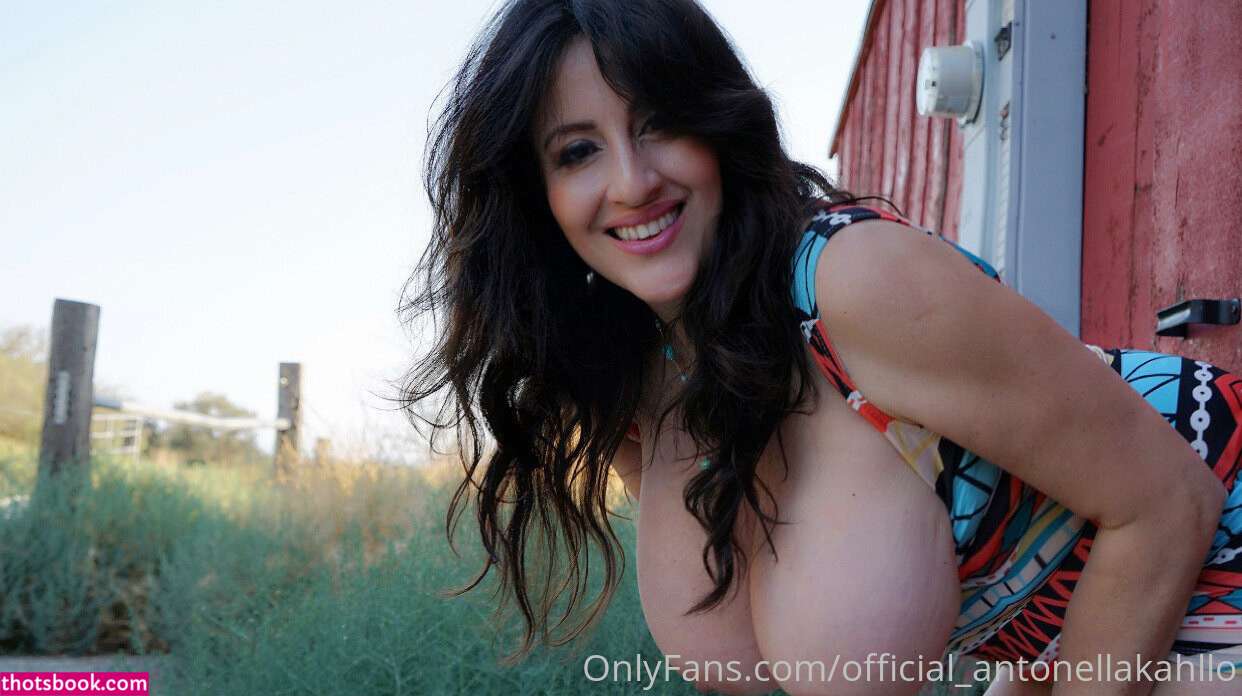 Antonella Kahllo Photo #17