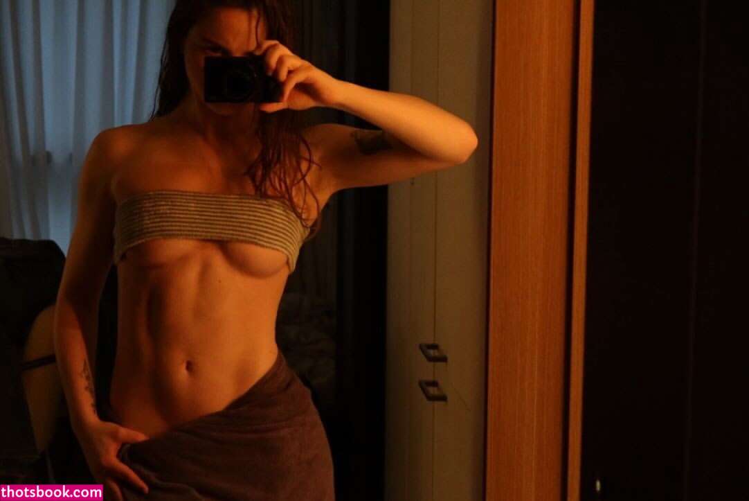 Maryana Ro Photo #209