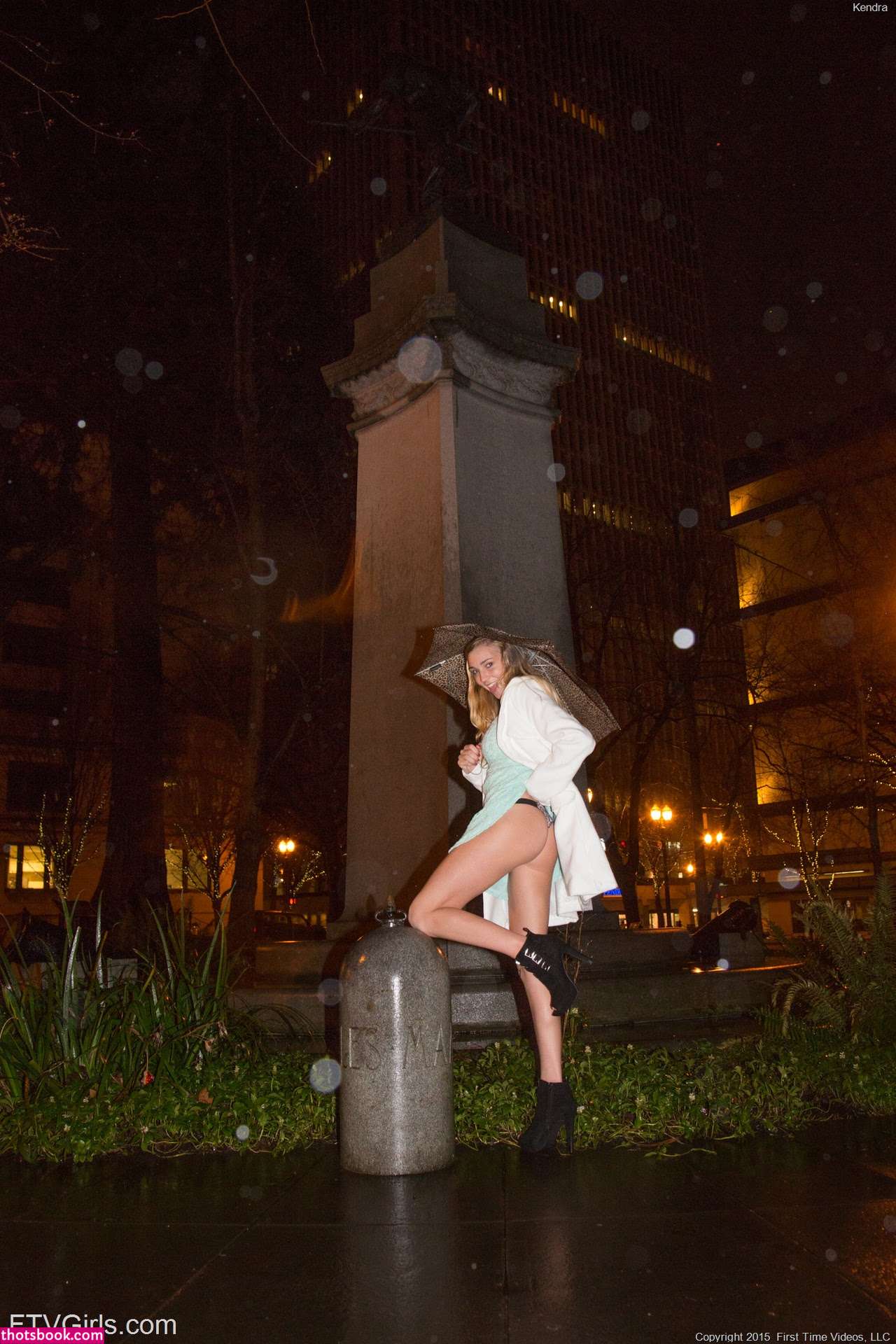 Kendra Sunderland Photo #278