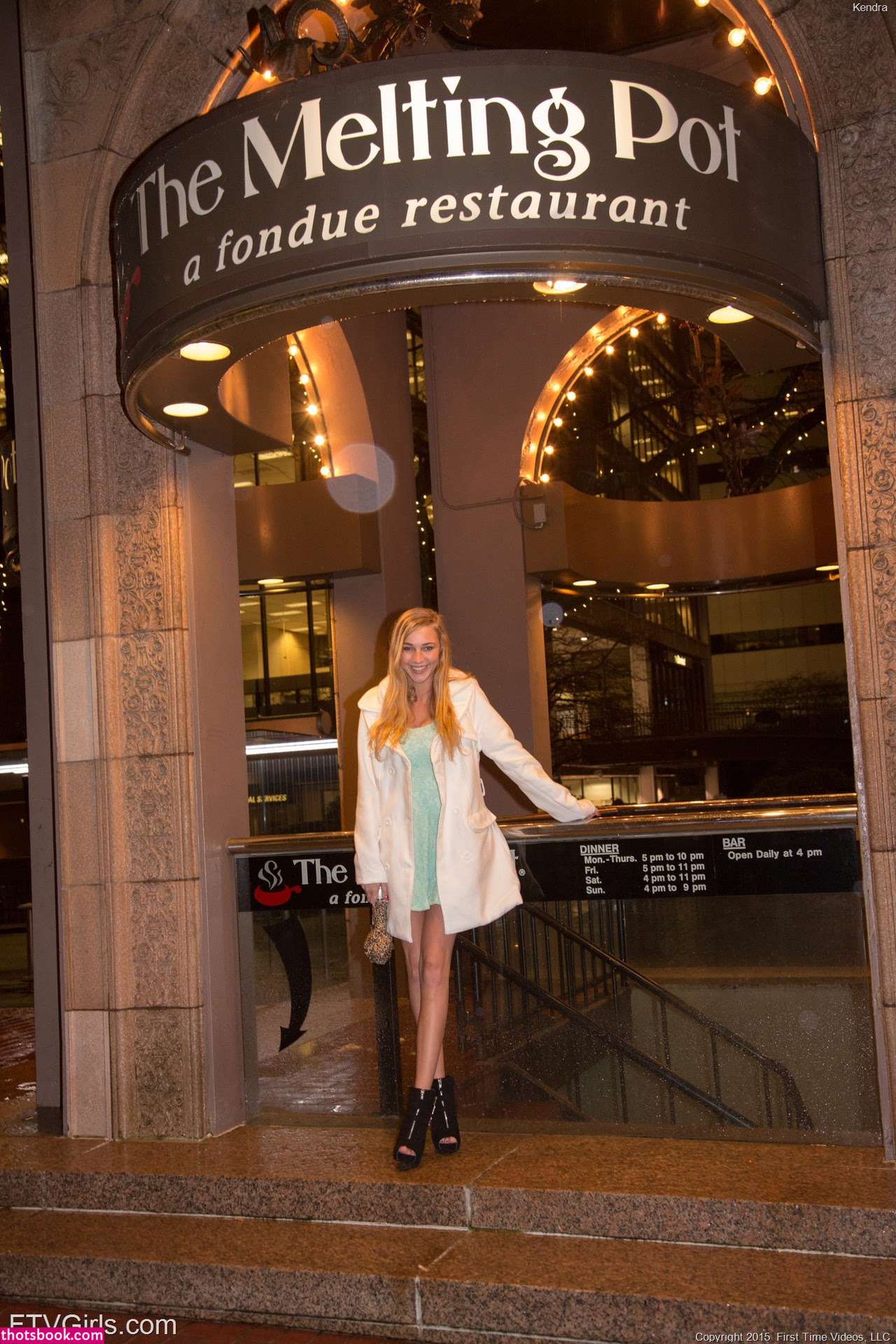 Kendra Sunderland Photo #299