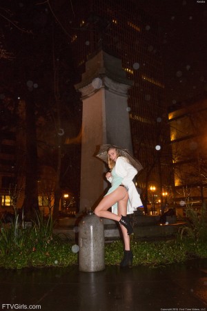 Kendra Sunderland Photo #278