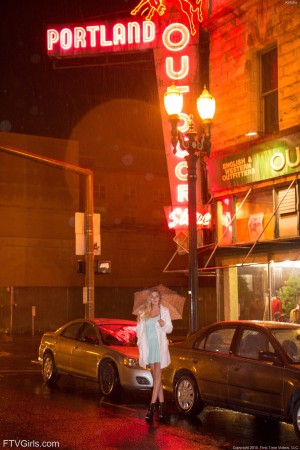 Kendra Sunderland Photo #280