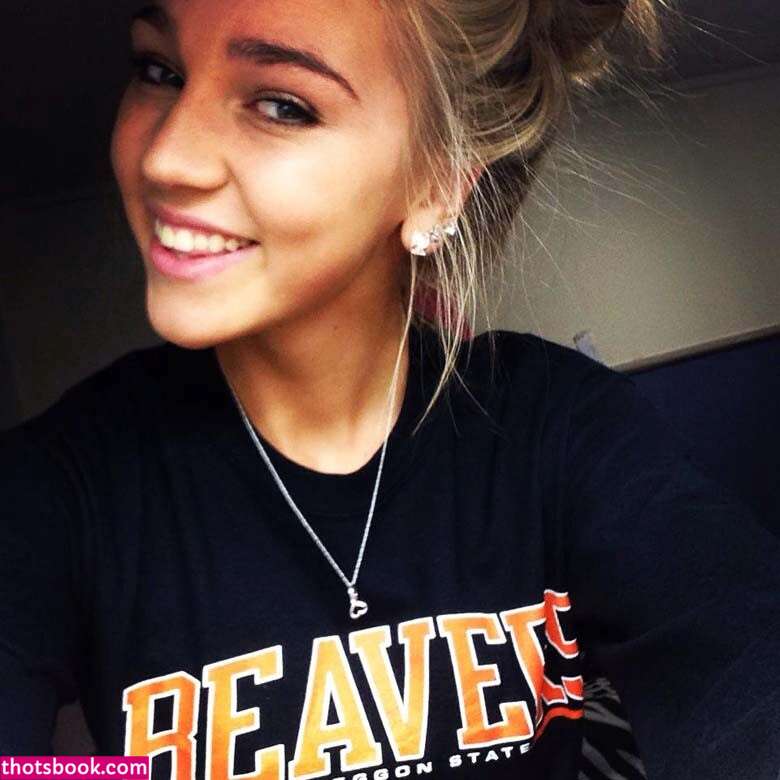 Kendra Sunderland Photo #321