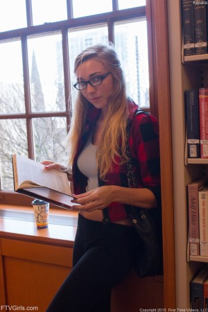 Kendra Sunderland Photo #349