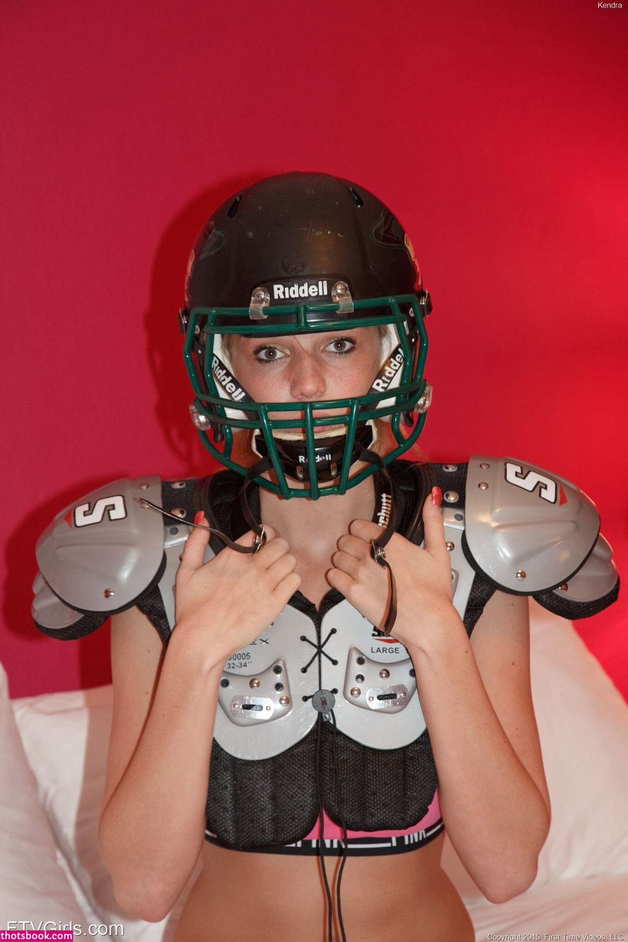 Kendra Sunderland Photo #356