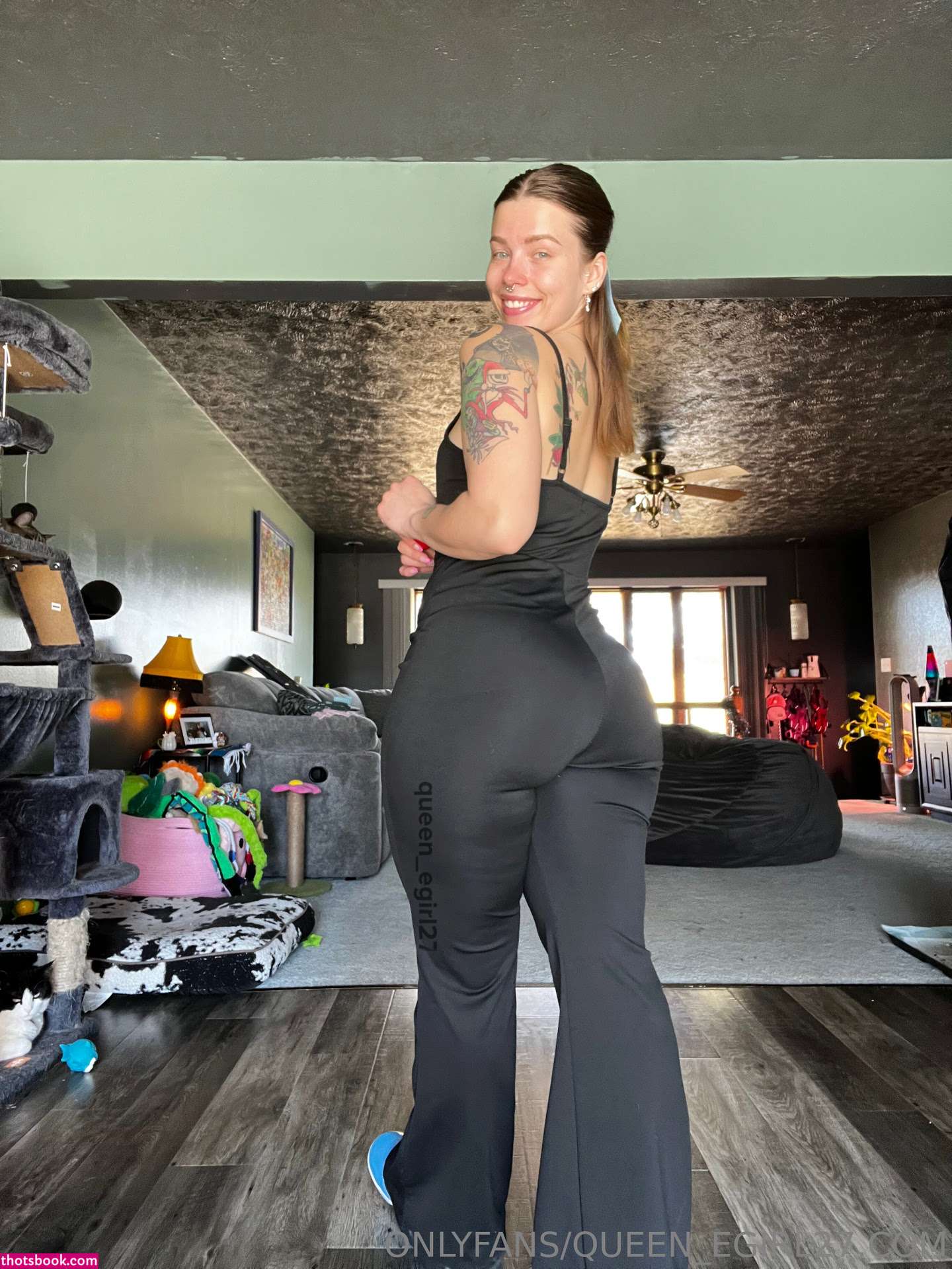 queenegirl27 Photo #180