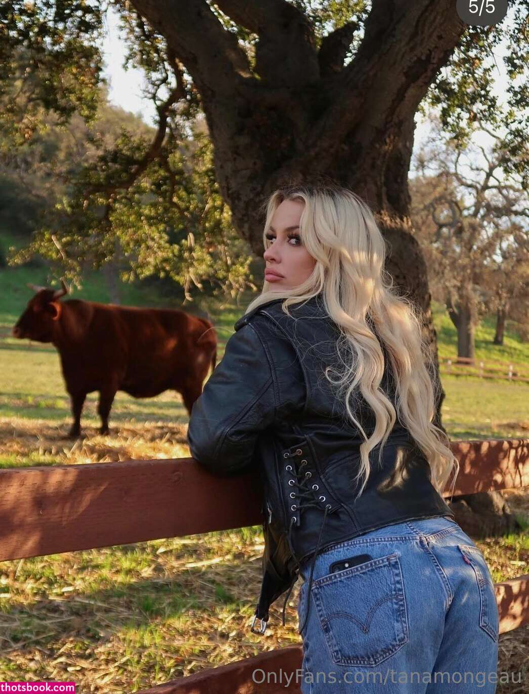 Tana Mongeau Photo #291