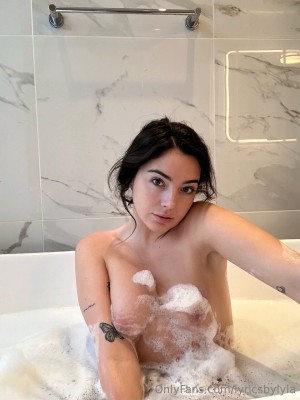 Lyricsbylyla Photo #26