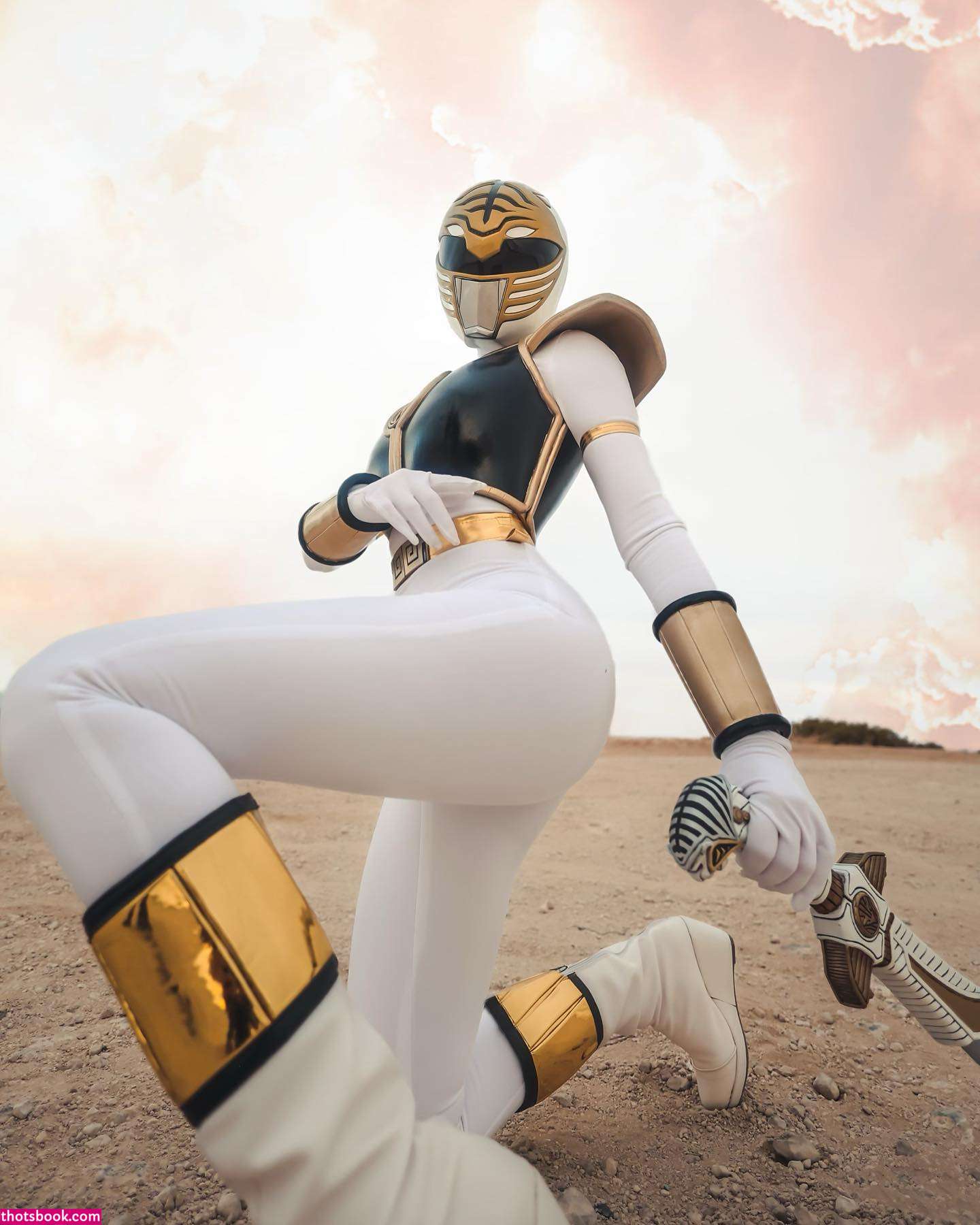 Nadyasonika Photo #7