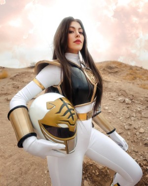 Nadyasonika Photo #8