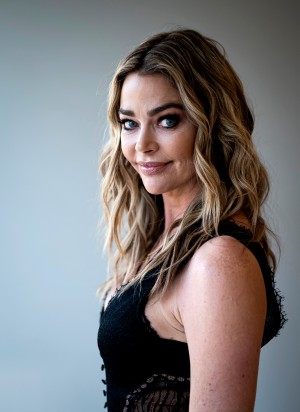 Denise Richards Photo #99