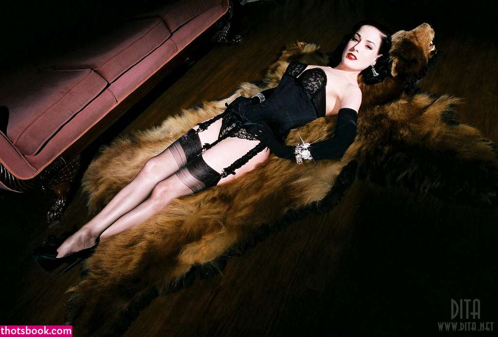 Dita Von Teese Photo #81