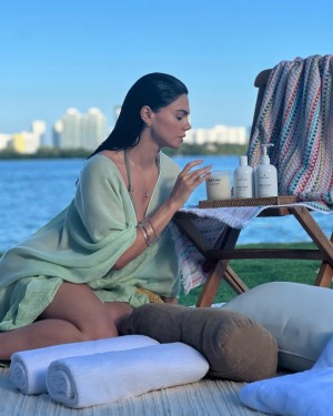 Livia Brito Photo #18