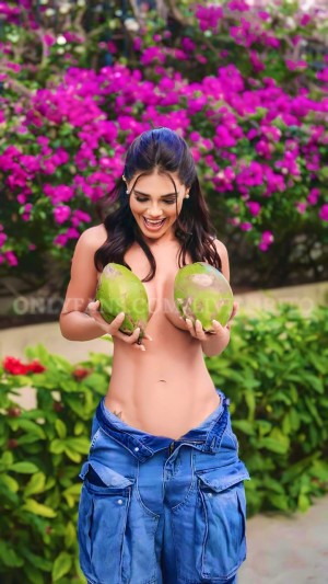 Livia Brito Photo #29