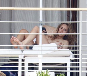 Suki Waterhouse Photo #18
