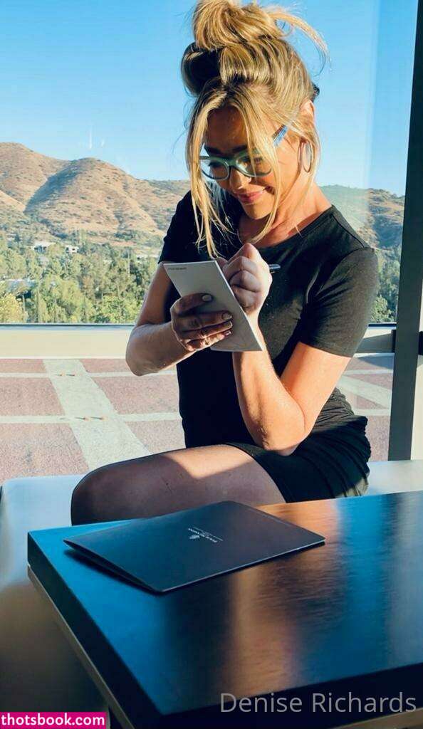 Denise Richards Photo #103