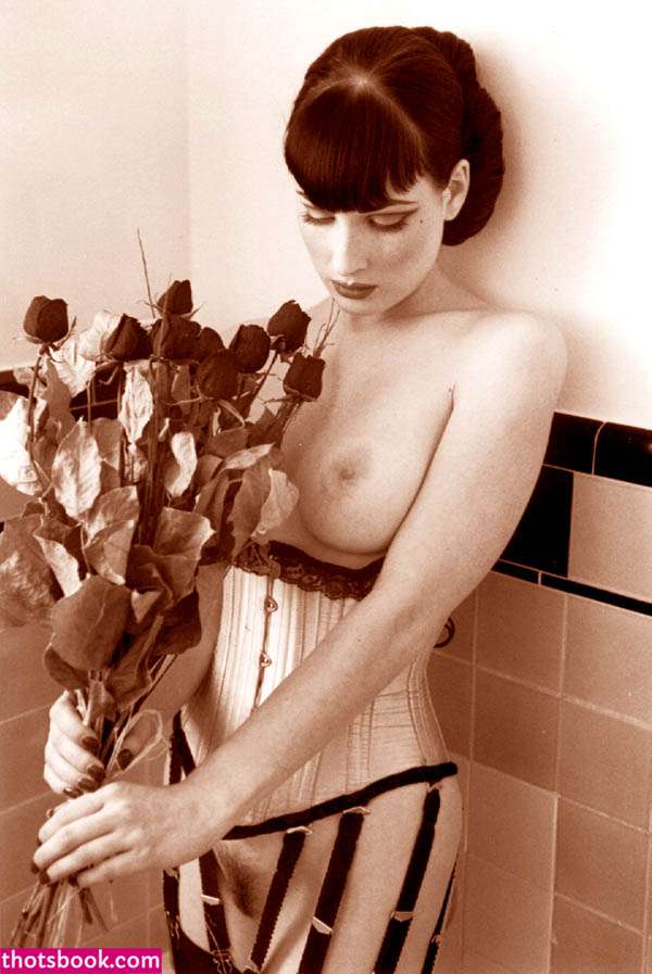 Dita Von Teese Photo #98