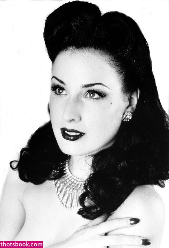 Dita Von Teese Photo #112