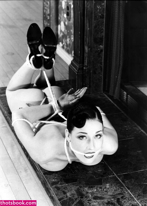 Dita Von Teese Photo #183