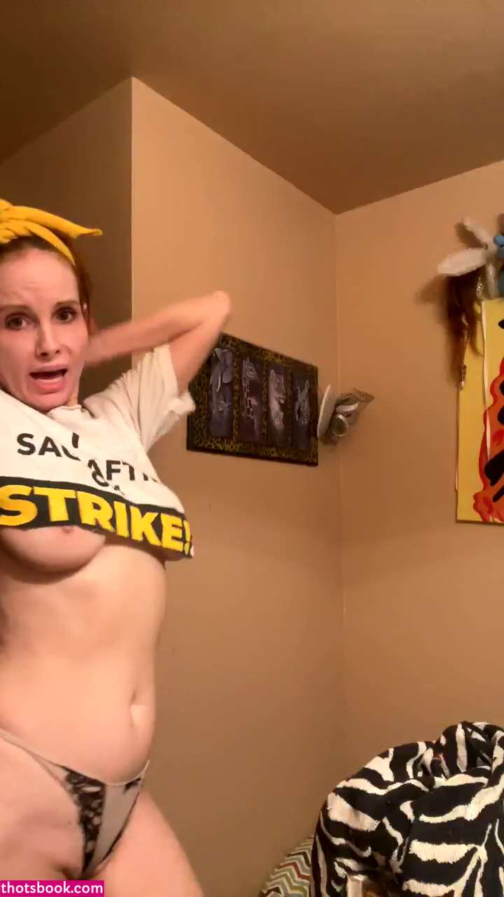 Phoebe Price Photo #236