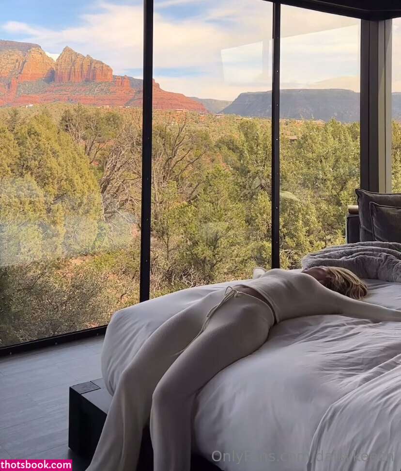 Daisy Keech Photo #574