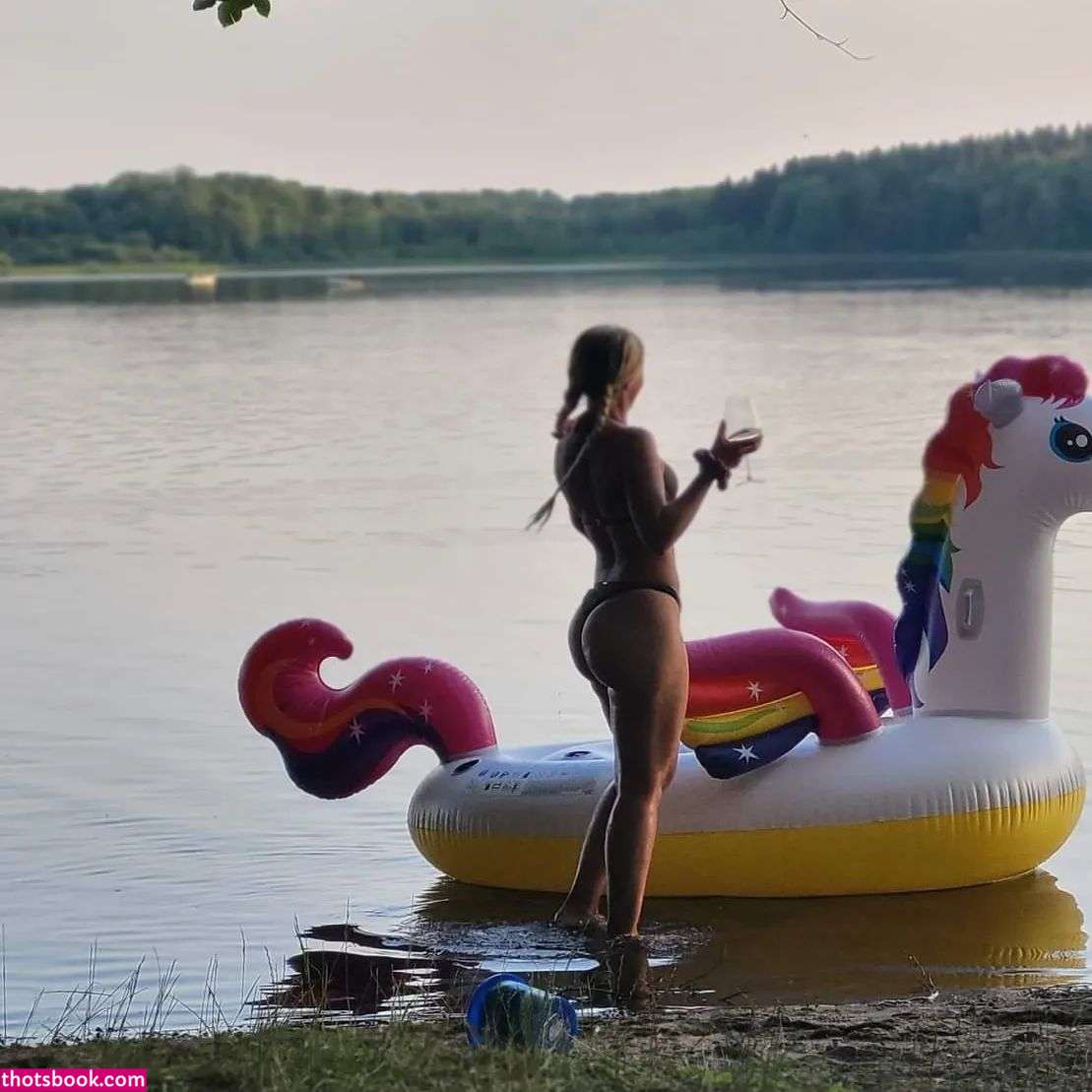 Johanna Juhlin Photo #16