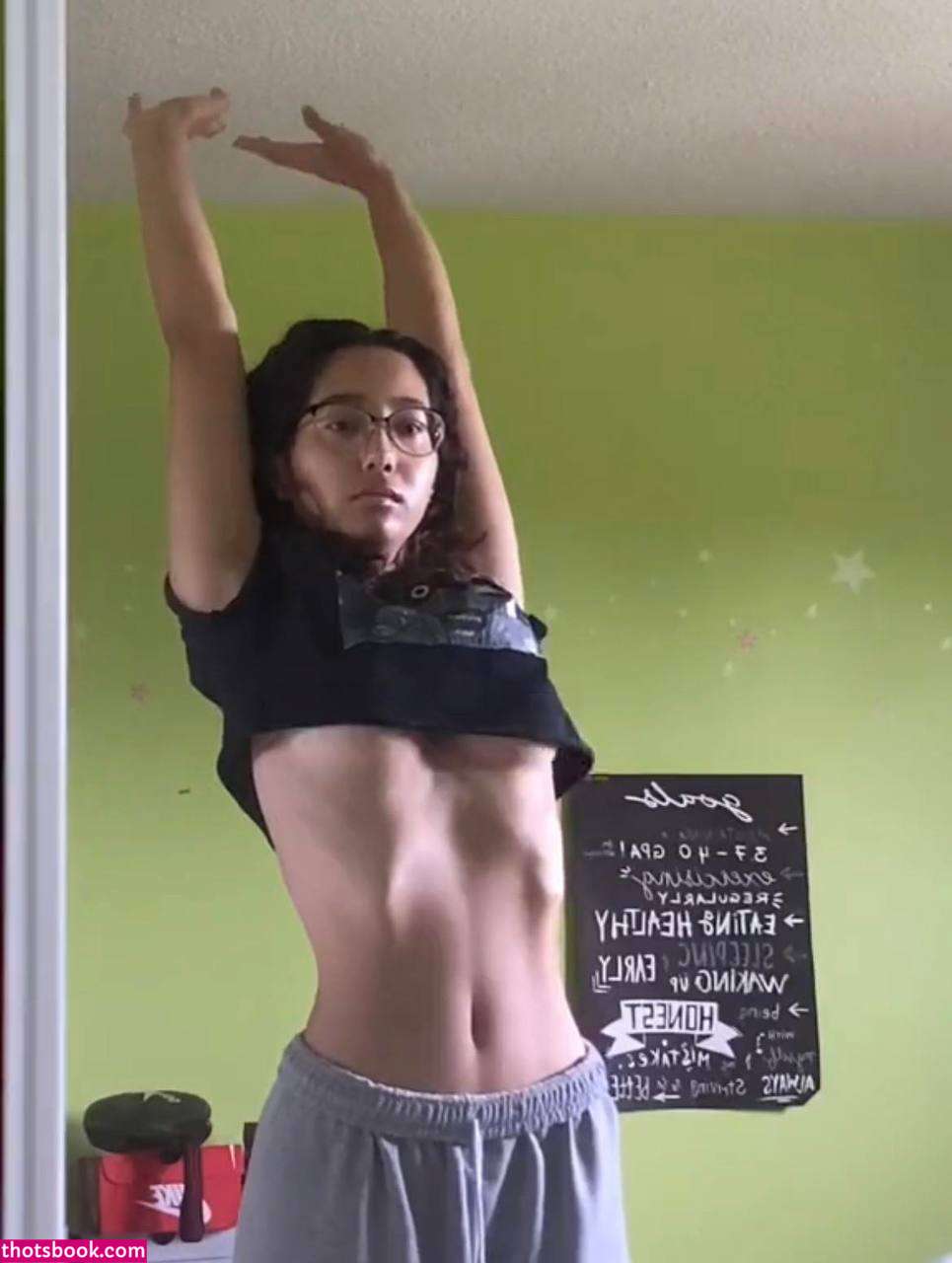 Sabrina Pezeshkian Photo #34