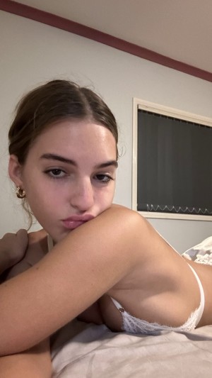 Emily Feld Photo #139