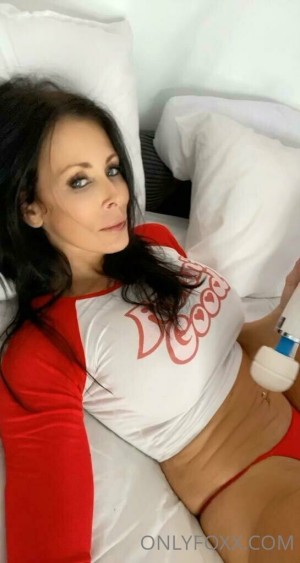 Reagan Foxx Photo #6