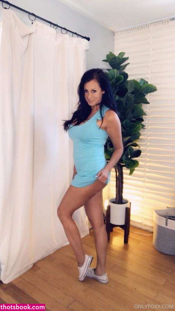 Reagan Foxx Photo #16