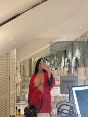 Alice Goodwin Photo #423