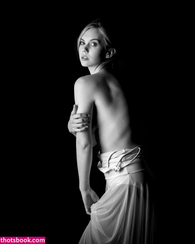 Kayla Coyote Photo #43