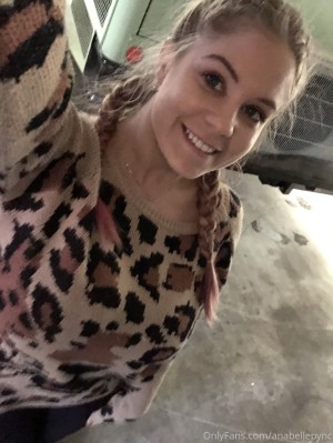 Anabelle Pync Photo #4