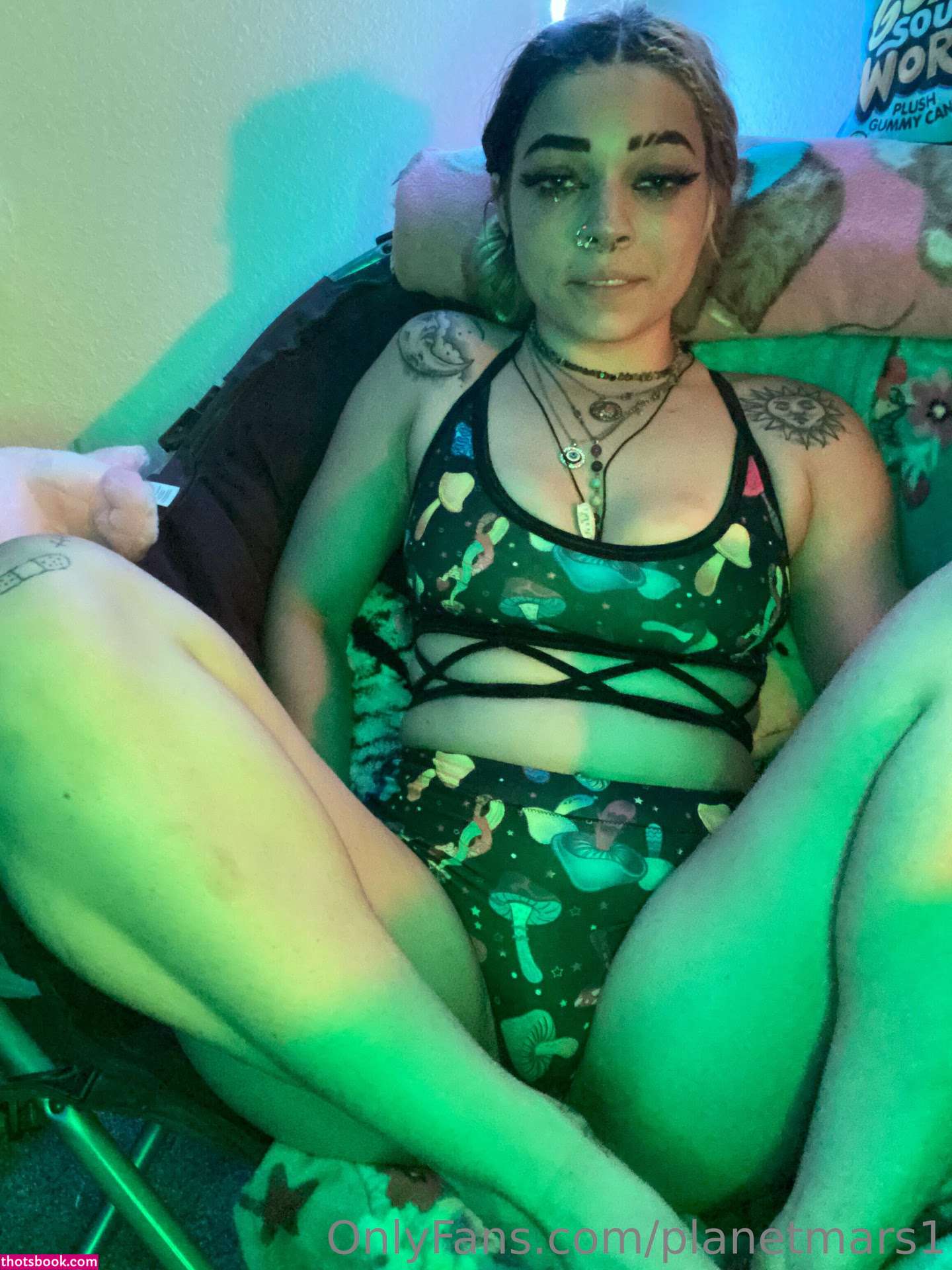 Kali Molzon Photo #26