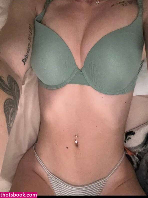 Islawhitlock Photo #6