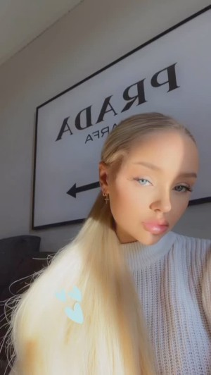 Lisa Pedersen Photo #18