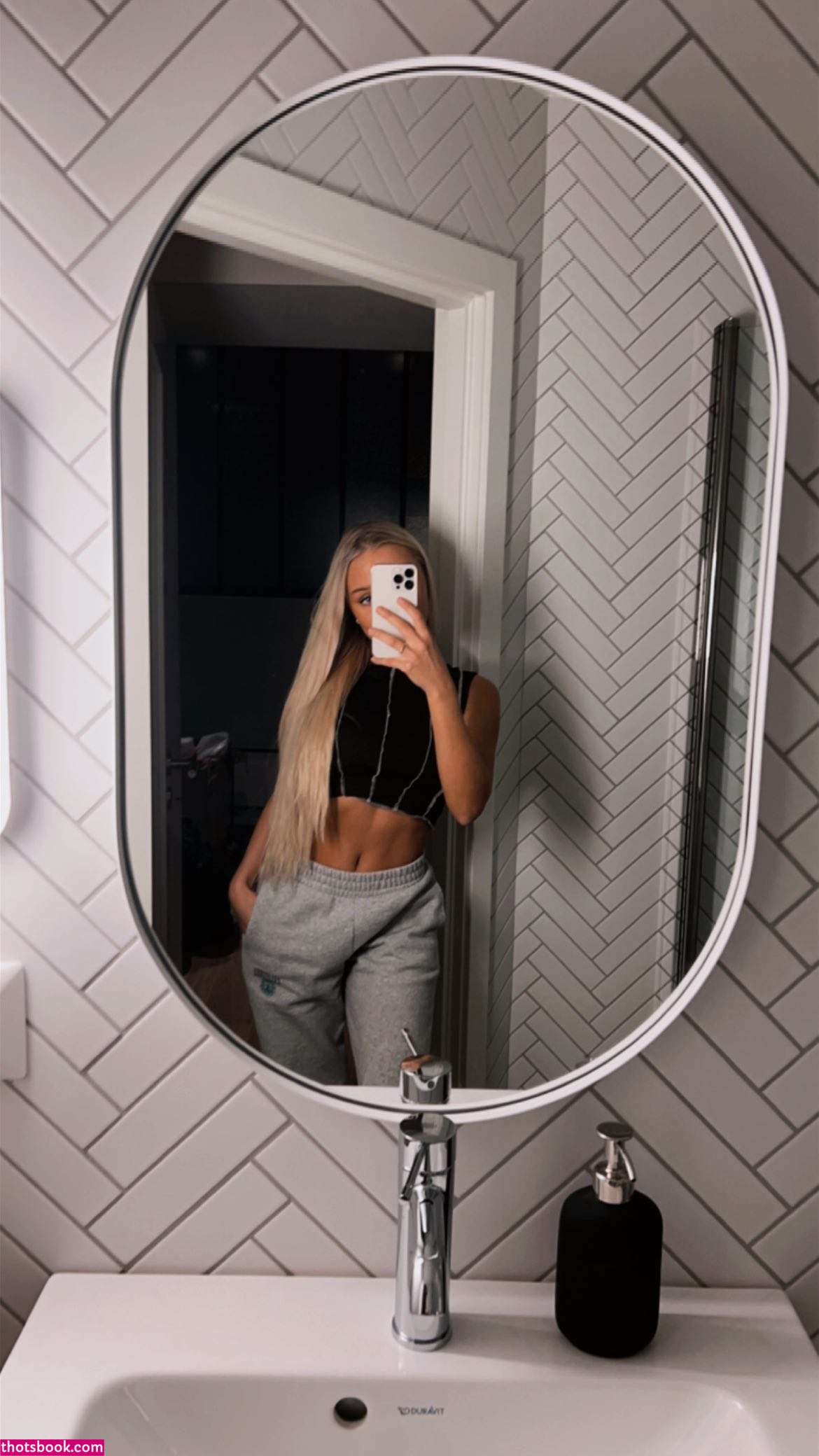 Lisa Pedersen Photo #32