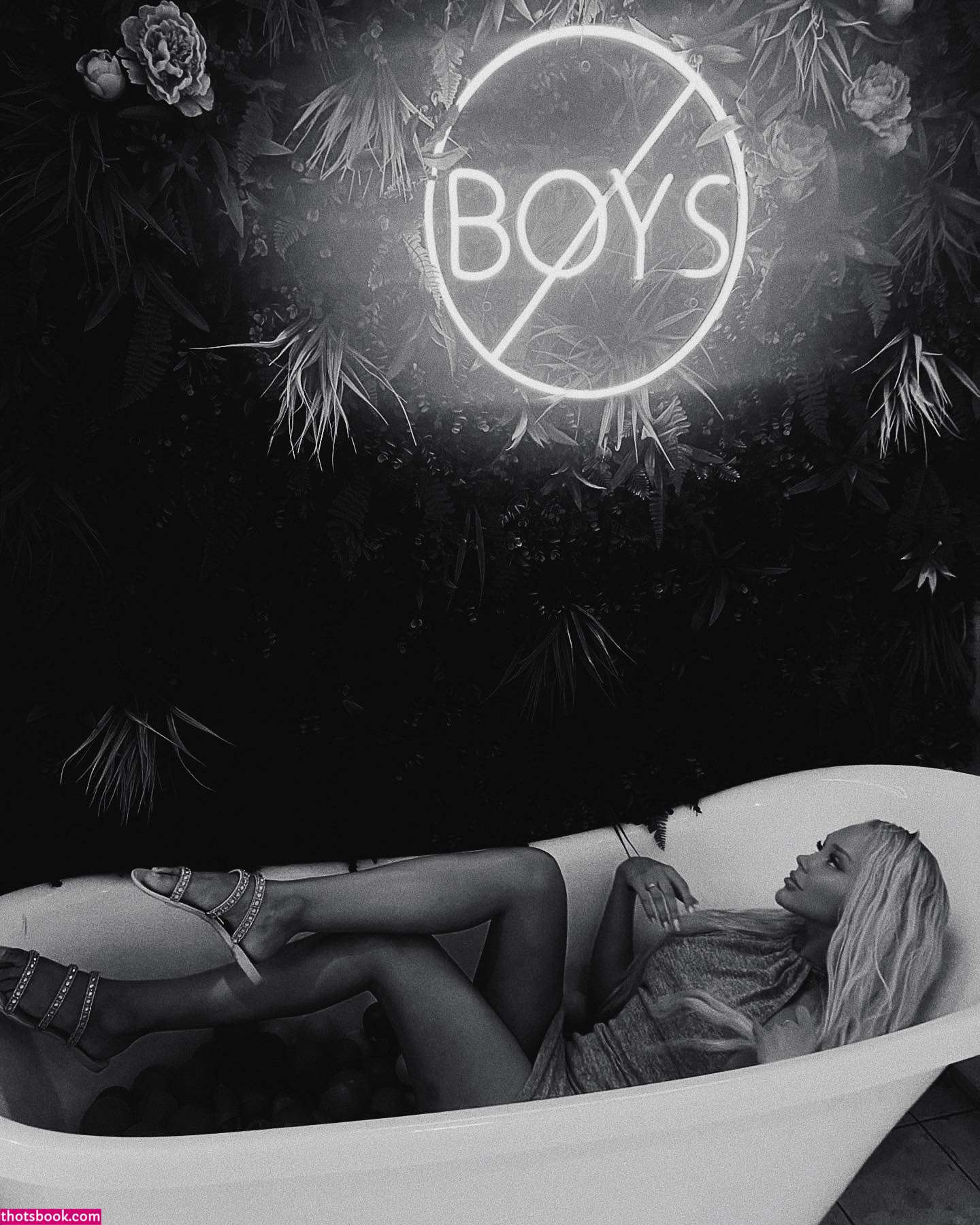 Lisa Pedersen Photo #37